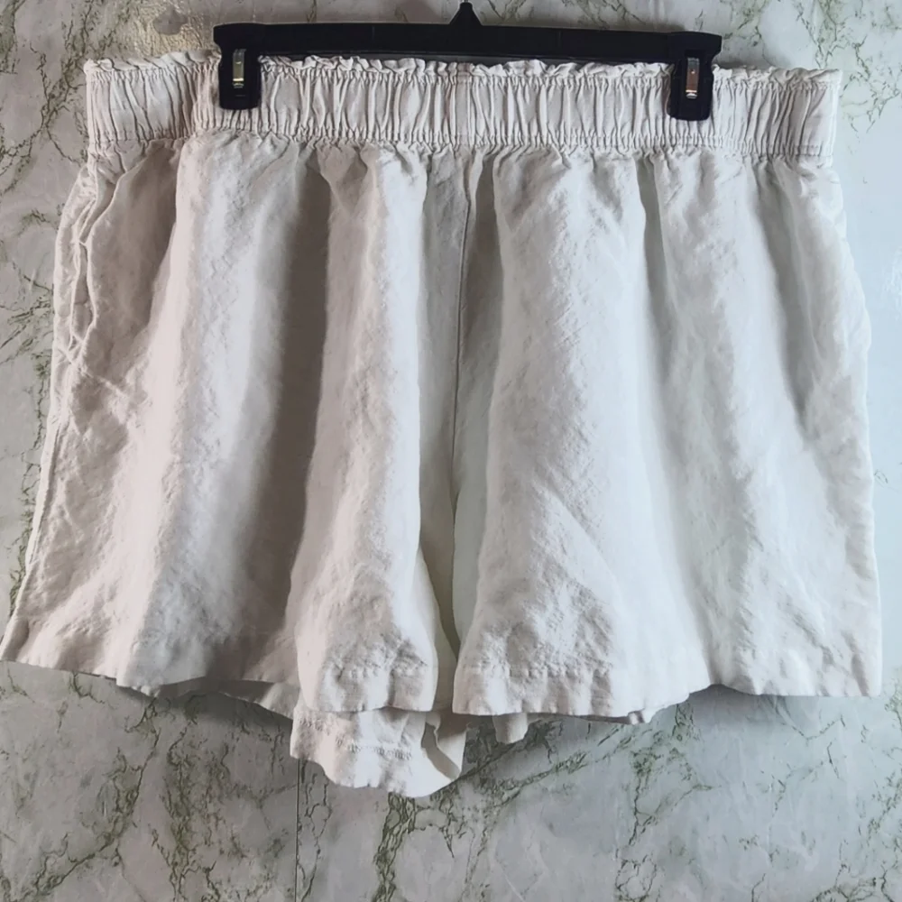 H & M White Linen Blend Shorts